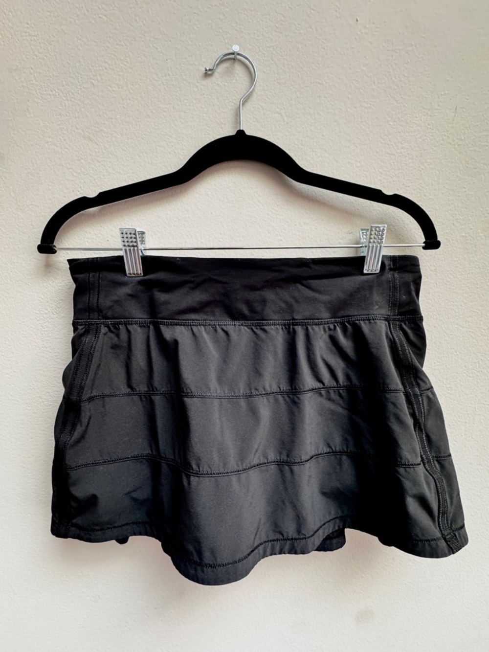 Black lululemon Skirt w Shorts